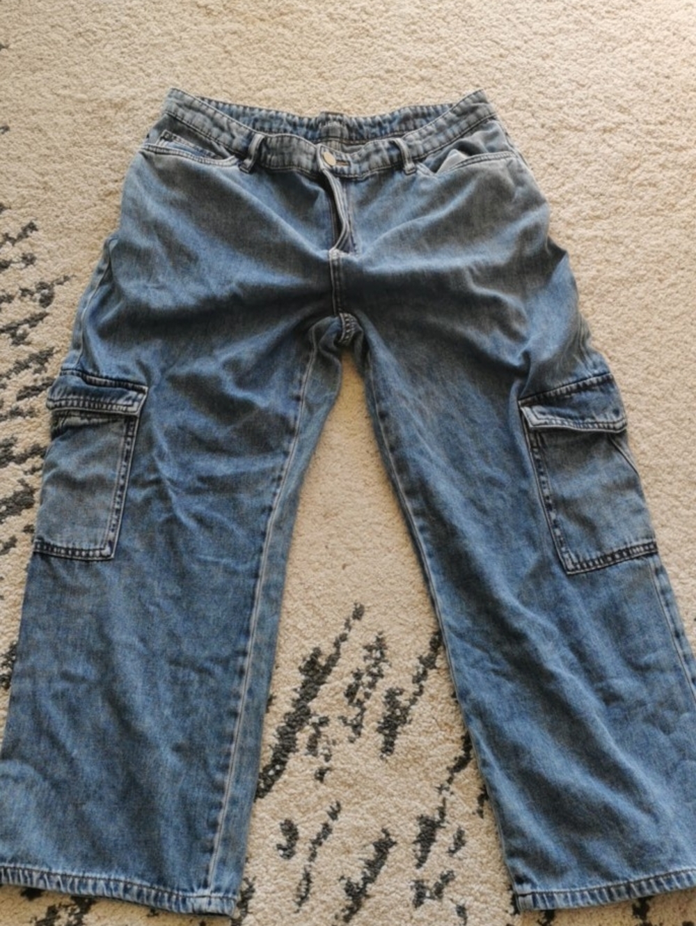 Y2K R Jeans Medium Wash Denim Cargo Jeans . Size 32P